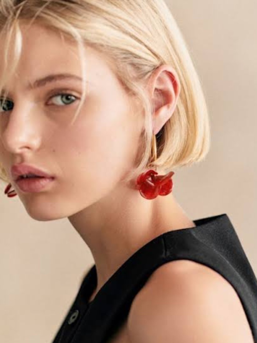 Red Flora Earrings & Velour Hair Tie NWT - Picture 7 of 7